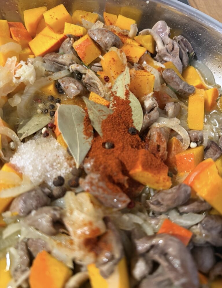 Gulasz z serduszek z dynią GAPS